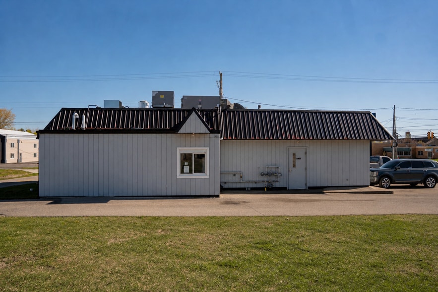 5784 W US Highway 10, Ludington, MI for sale - Building Photo - Image 3 of 7