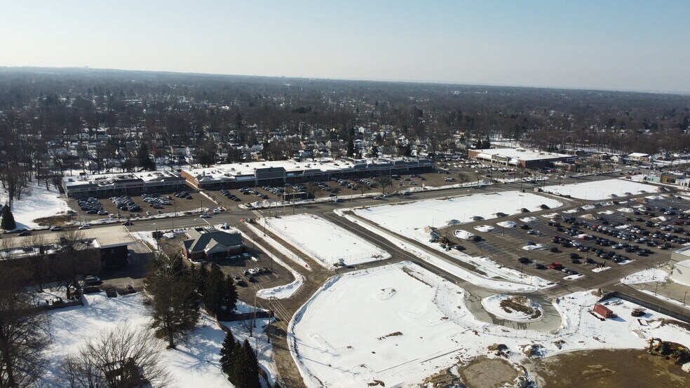 5100-5222 Wilson Mills Rd, Richmond Heights, OH for lease - Building Photo - Image 1 of 4
