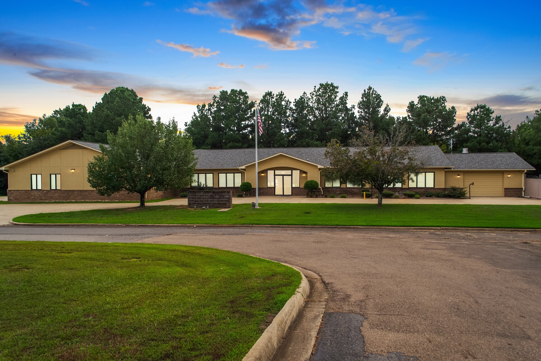 3822 Airport Plaza Dr, Texarkana, AR for sale Building Photo- Image 1 of 1