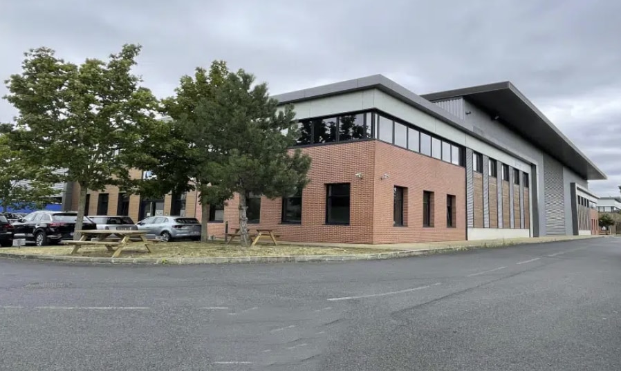 Rue Du Commandant D'Estienne D'Orves, Villeneuve-la-Garenne for lease Building Photo- Image 1 of 8