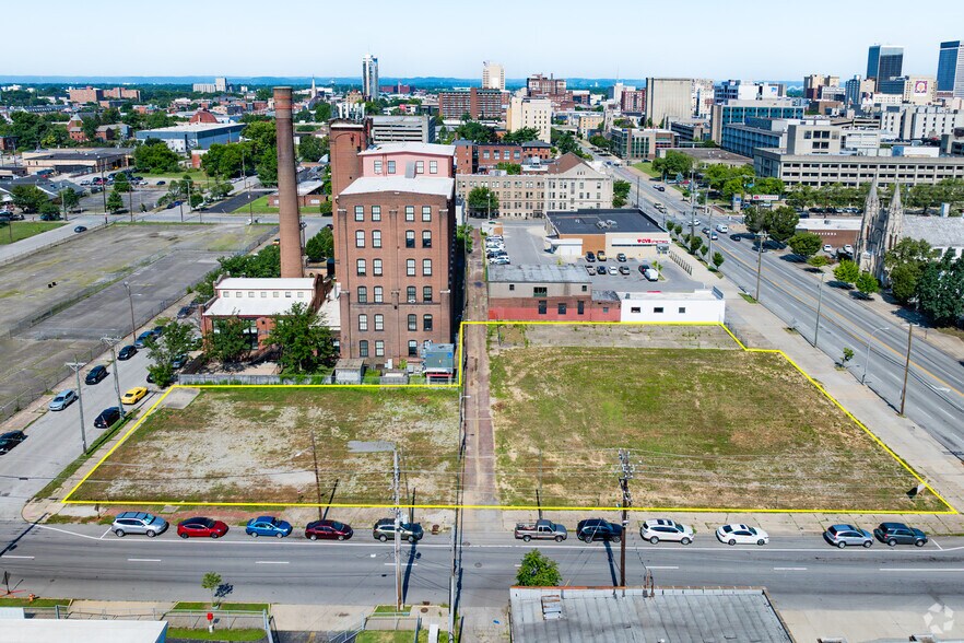 430-440 E Broadway and Finzer, Louisville, KY à vendre - Photo du bâtiment - Image 1 de 16
