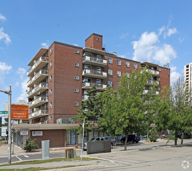 401 Main St E, Hamilton, ON for sale - Building Photo - Image 2 of 5