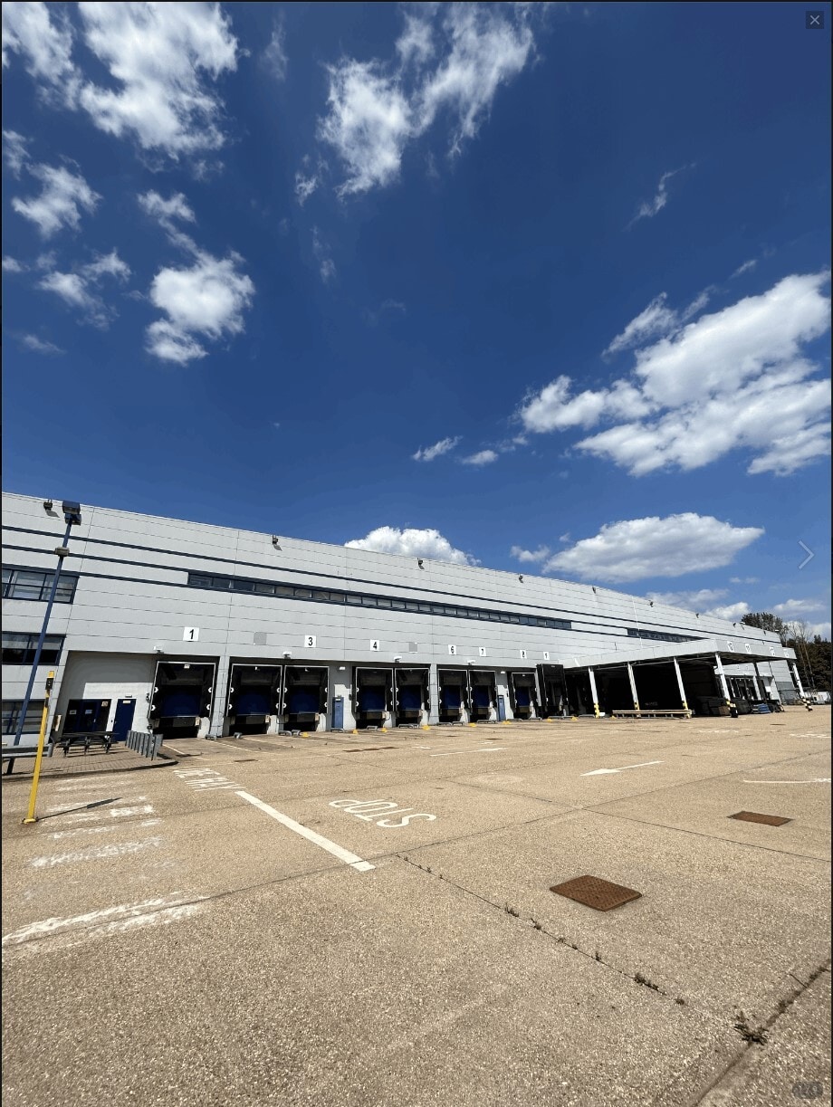 1 Shaw Close, Wellingborough à louer Photo du bâtiment- Image 1 de 9