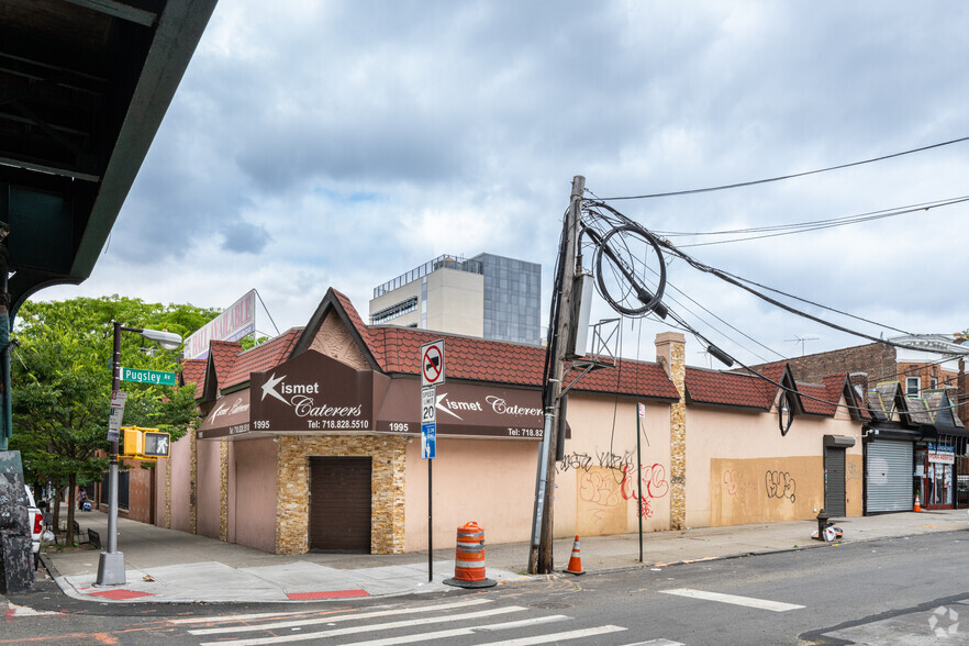 1995 Westchester Ave, Bronx, NY à louer - Photo du bâtiment - Image 1 de 3