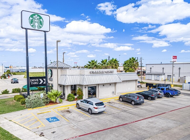 1304 Wildcat Dr, Portland, TX à vendre - Photo du bâtiment - Image 2 de 5