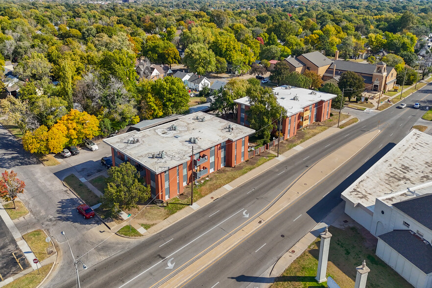 2520 E Lincoln St, Wichita, KS à vendre - Photo du b timent - Image 3 de 82