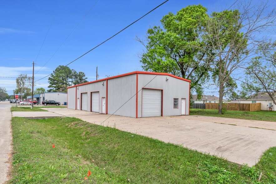 340 Mechanic St, Tomball, TX for lease - Building Photo - Image 3 of 32