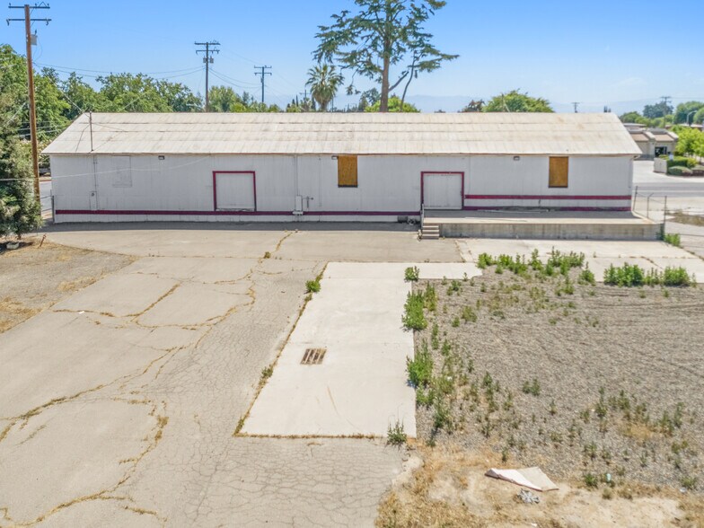 1319 W Goshen Ave, Visalia, CA à vendre - Photo du bâtiment - Image 3 de 6