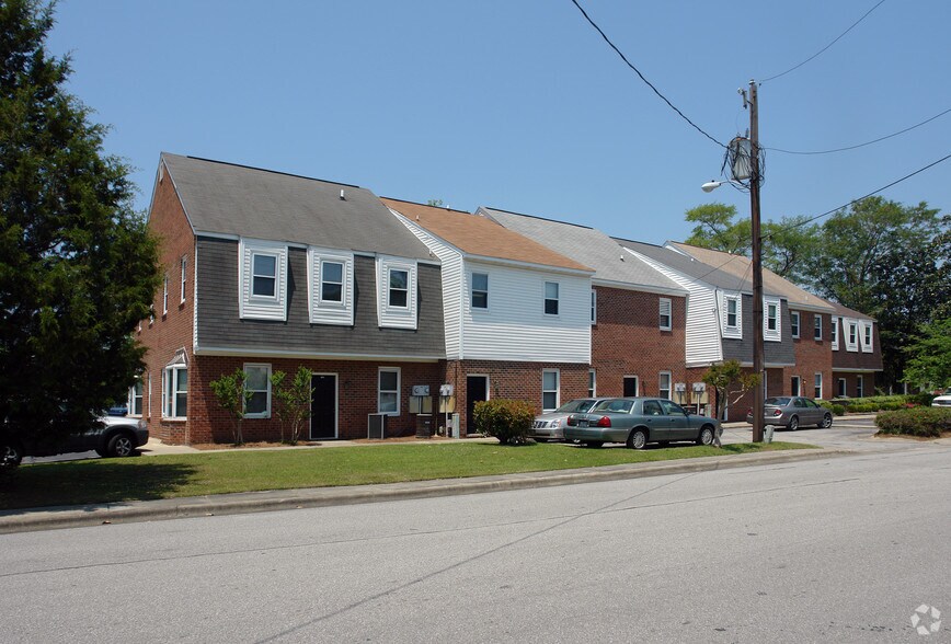 410 New Bridge St, Jacksonville, NC à louer - Photo du bâtiment - Image 3 de 45