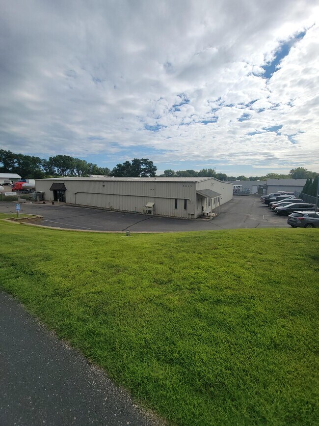Plus de détails pour 5215 Gershwin Ave, Oakdale, MN - Flex à vendre