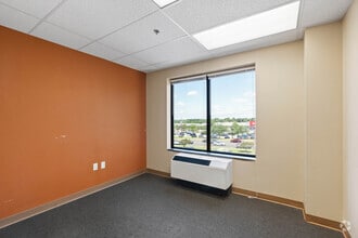 6196 Oxon Hill Rd, Oxon Hill, MD for lease Interior Photo- Image 2 of 7