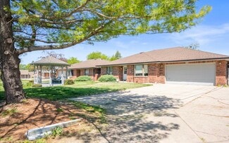 Plus de détails pour 714 College Dr, Anderson, IN - Multi-résidentiel à vendre