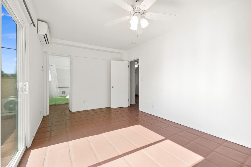 509 S Highland Dr, Palm Springs, CA à vendre - Photo du bâtiment - Image 3 de 70