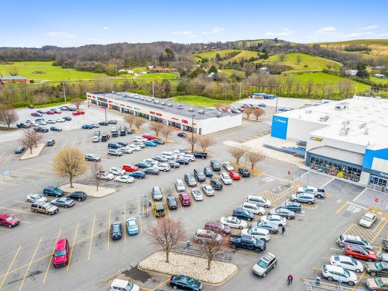 463-507 S Davy Crockett Pky, Morristown, TN for lease - Building Photo - Image 2 of 7