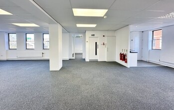 Stockport Rd, Altrincham for lease Interior Photo- Image 2 of 5