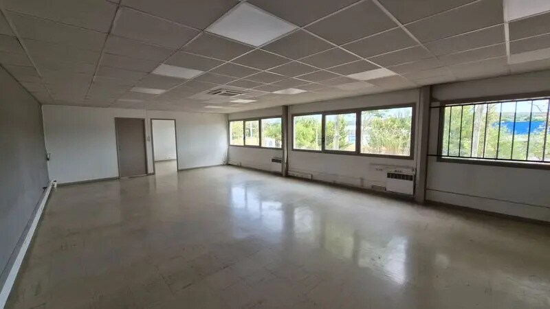 Office in Vitrolles for lease - Interior Photo - Image 3 of 4