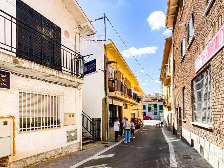 Calle Escuadra, 17, Moralzarzal, Madrid à louer - Photo du bâtiment - Image 2 de 2