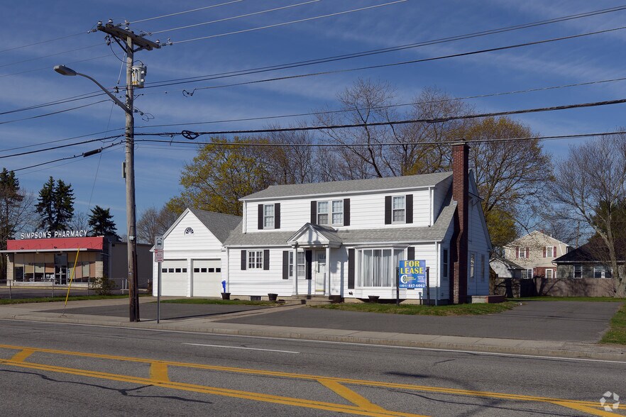 24 Newport Ave, Pawtucket, RI à vendre - Photo du bâtiment - Image 3 de 23