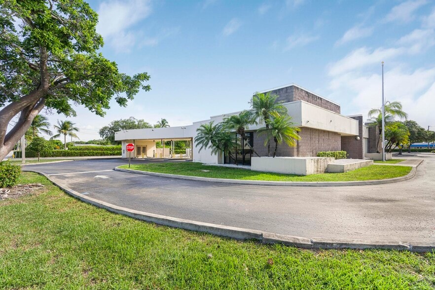 1750 NE 8th St, Homestead, FL for lease - Building Photo - Image 2 of 43