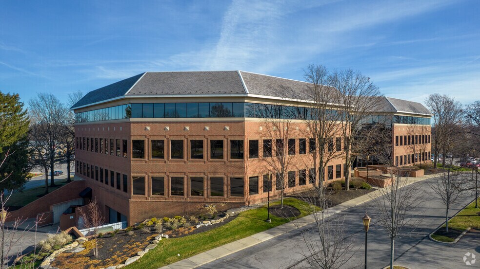 8101 N High St, Columbus, OH à louer - Photo du bâtiment - Image 2 de 6