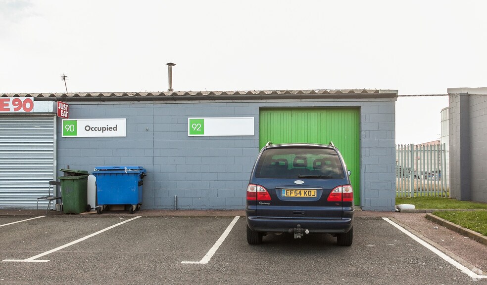 Spindus Rd, Liverpool à louer - Photo du bâtiment - Image 2 de 9