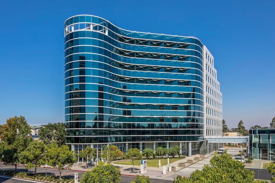4270 Executive Sq, La Jolla, CA for lease - Building Photo - Image 2 of 4