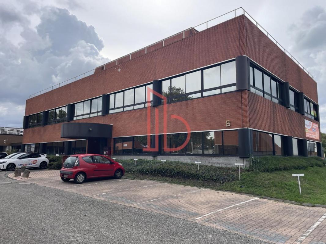 Avenue John Fitzgerald Kennedy, Mérignac for lease Building Photo- Image 1 of 6