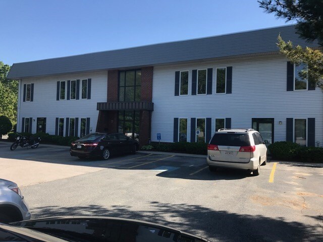 319A Southbridge St, Auburn, MA à louer - Photo du bâtiment - Image 3 de 9