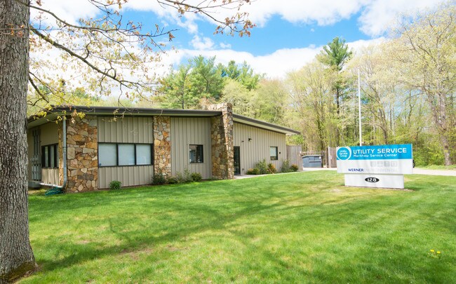 Plus de détails pour 128 Elm St, Bridgewater, MA - Industriel à louer
