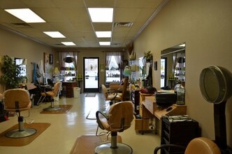125-8-16 E Jackson Blvd, Jonesborough, TN for lease Interior Photo- Image 1 of 2