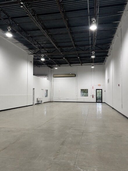 7766 SW Ellipse Way, Stuart, FL for lease - Building Photo - Image 3 of 7