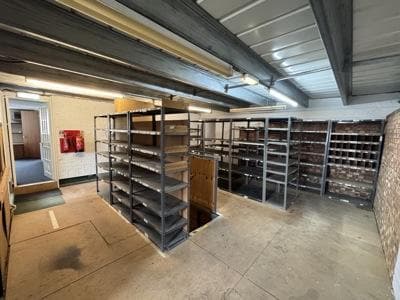 9-9A Edison Rd, Salisbury à vendre - Photo intérieure - Image 2 de 3