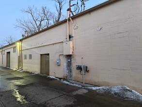 21000 Coolidge Hwy, Oak Park, MI for lease Building Photo- Image 2 of 8