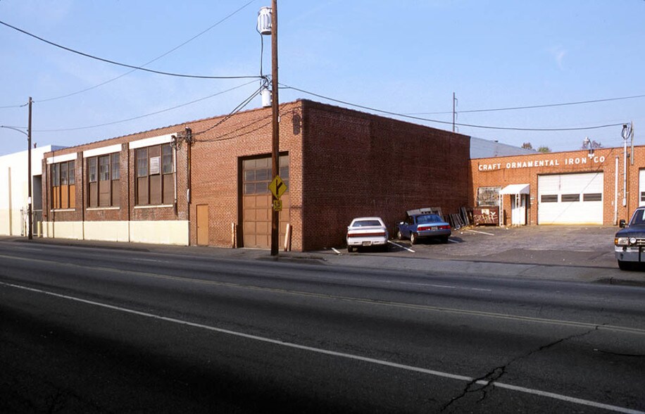 2 Auto Shops portefeuille de 2 propriétés à vendre sur LoopNet.ca - Photo principale - Image 1 de 14