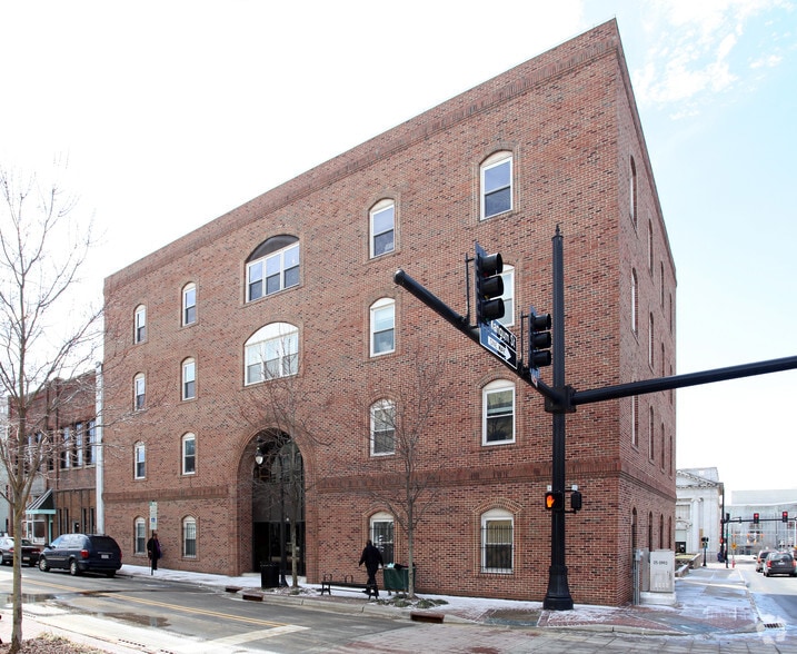 100 E Parrish Condo's portfolio of 2 properties for sale on LoopNet.ca - Primary Photo - Image 1 of 1