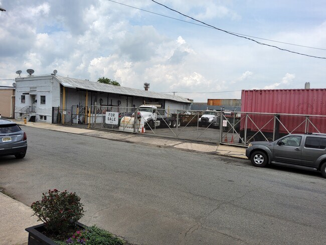 More details for 38 Esther St, Newark, NJ - Industrial for Sale