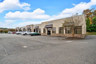 1909 Pinnacle Pointe Way, Knoxville, TN for lease Interior Photo- Image 2 of 26