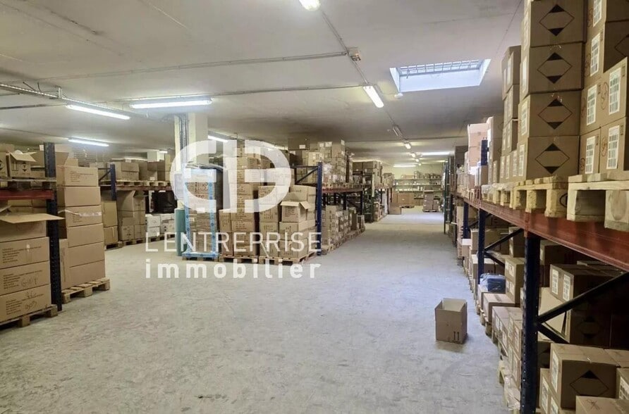 Industrial in Saint-Laurent-du-Var for lease - Building Photo - Image 2 of 9