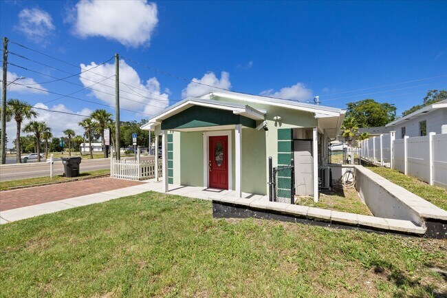 Plus de détails pour 6511 Main St, New Port Richey, FL - Bureau à vendre