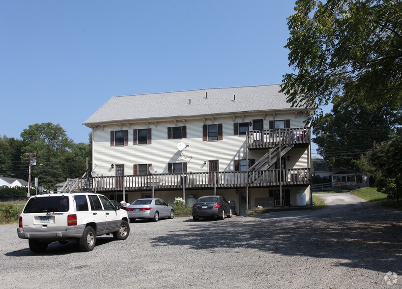 505-511 Norwich Rd, Plainfield, CT for lease - Building Photo - Image 2 of 7