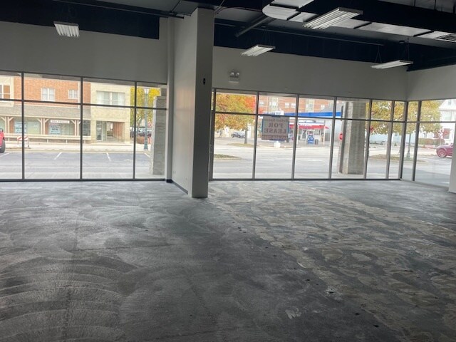 More details for 19 E Irving Park Rd, Roselle, IL - Retail for Lease