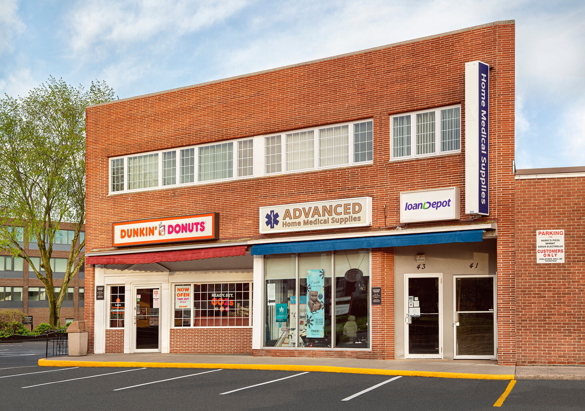 41-43 S Main St, West Hartford, CT for lease Primary Photo- Image 1 of 2