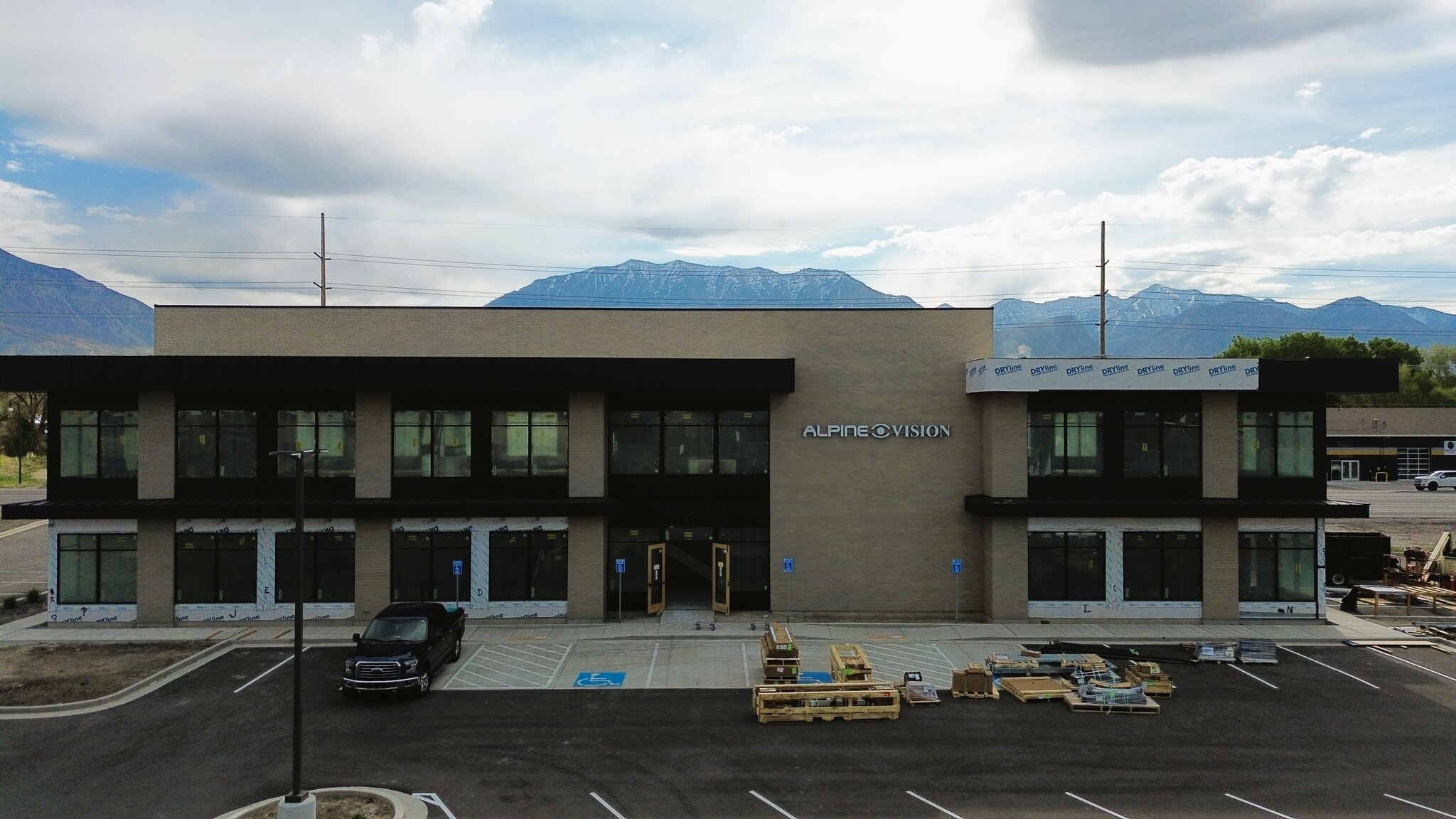 307 N Geneva Rd, Vineyard, UT for lease Primary Photo- Image 1 of 6