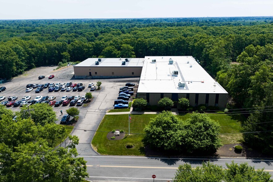 87 John L Dietsch Sq, North Attleboro, MA à louer - Aérien - Image 2 de 6