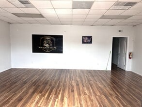 333-351 Airport Pulling Rd N, Naples, FL for lease Interior Photo- Image 1 of 11