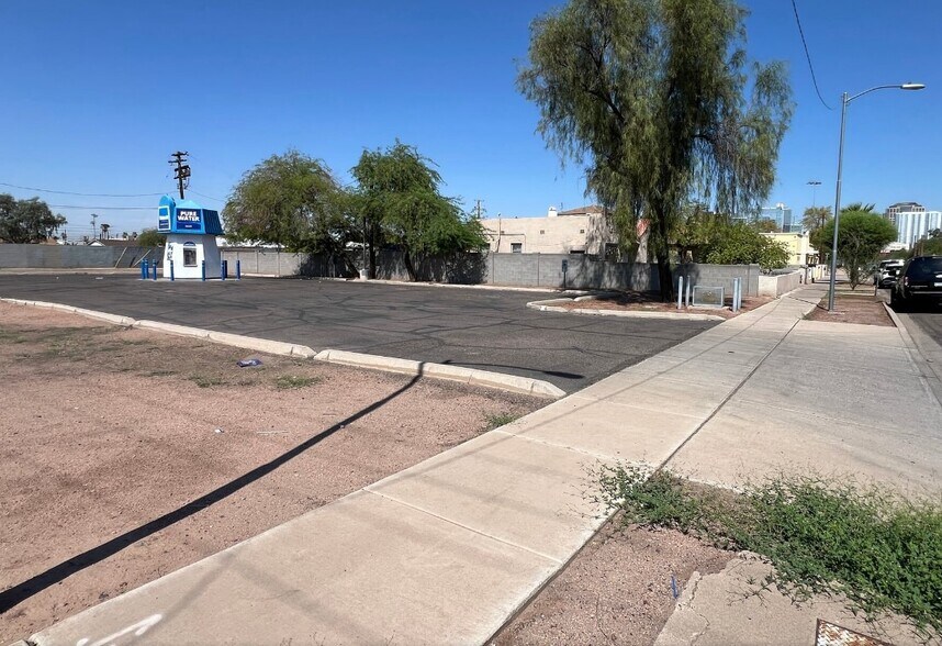 1026 2nd St, Phoenix, AZ à vendre - Photo du bâtiment - Image 2 de 6