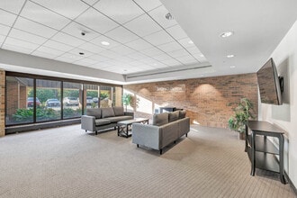 700 Pilgrim Way, Green Bay, WI for sale Interior Photo- Image 1 of 32