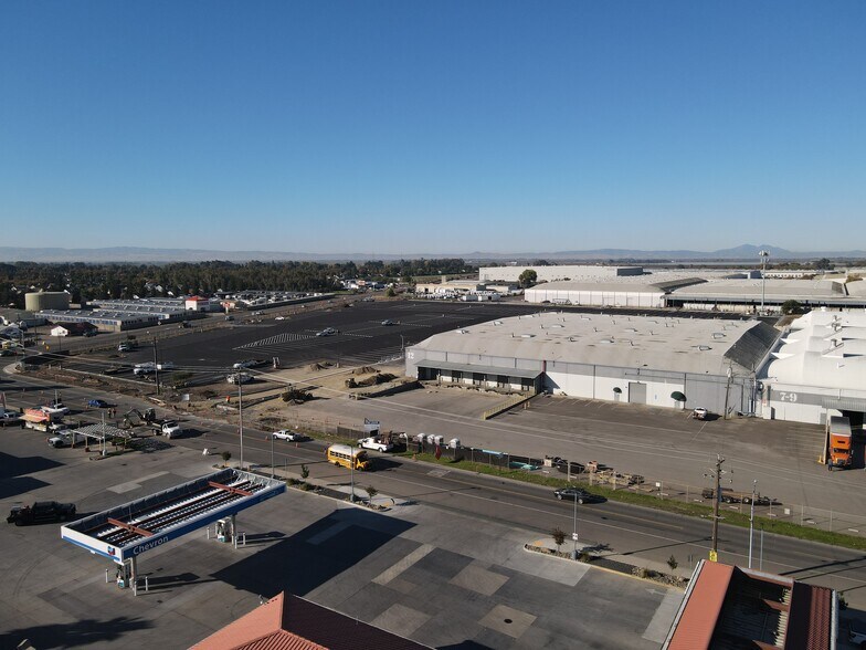1515-1521 S Fresno Ave, Stockton, CA for lease - Building Photo - Image 2 of 2