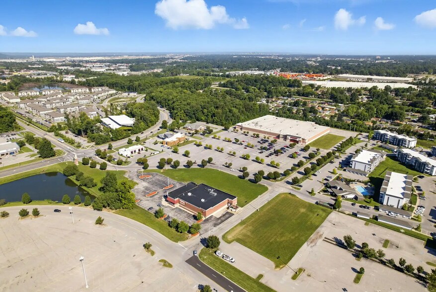 7321-7365 Jefferson Blvd, Louisville, KY for sale - Aerial - Image 2 of 4