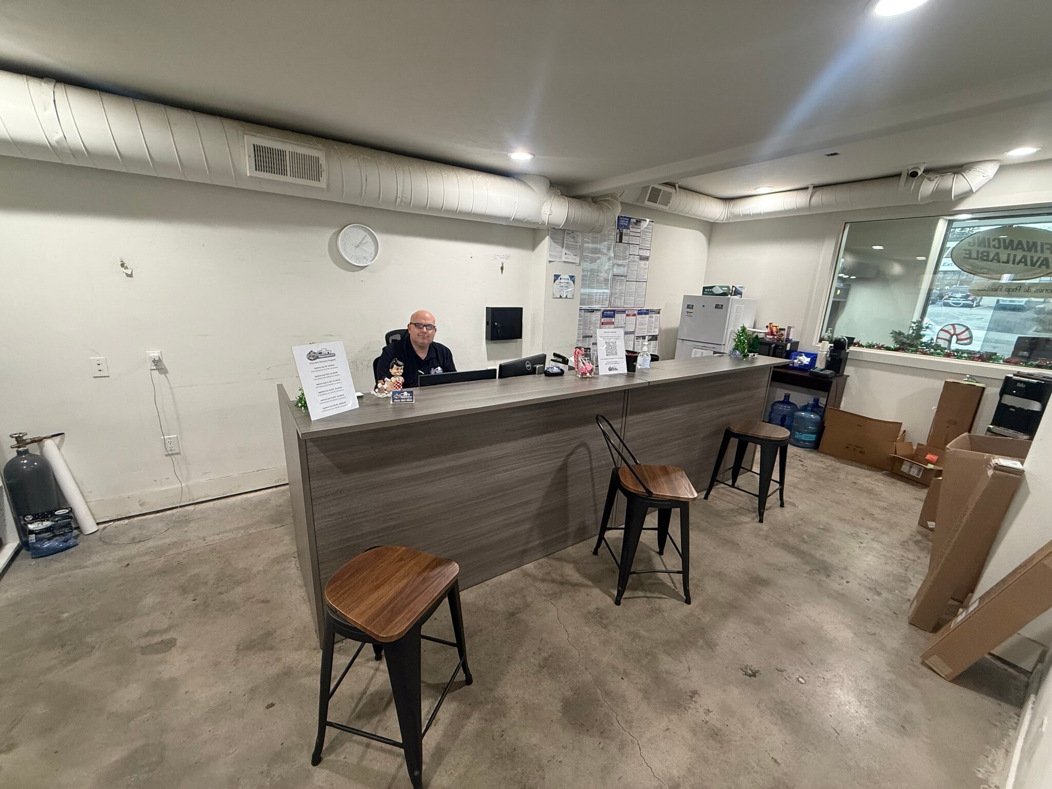 1819 Redondo Ave, Signal Hill, CA for lease Interior Photo- Image 1 of 12